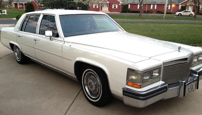 Cadillac Fleetwood Brougham